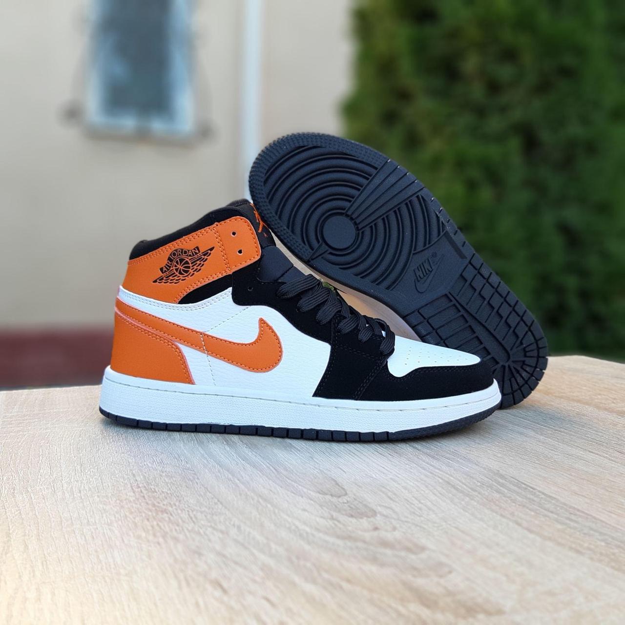 

Кроссовки подростковые Nike Air Jordan белые с оранжевым, Найк Джордан, натуральная кожа, прошиты. 20240 40