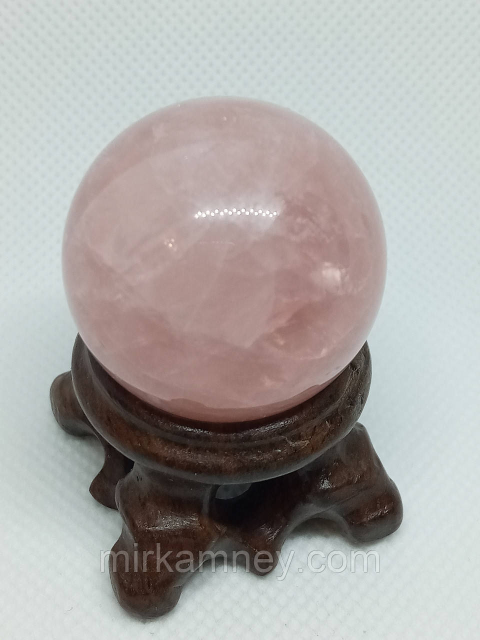 Рожевий Кварц куля малий (діаметр 30 мм). Вага 47,7 грам. Куля з каменю.