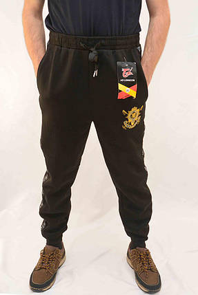 Брюки спортивные мужские зимние с принтом из плотного трикотажа с начесом под манжет  3 кармана - размер XL, фото 2