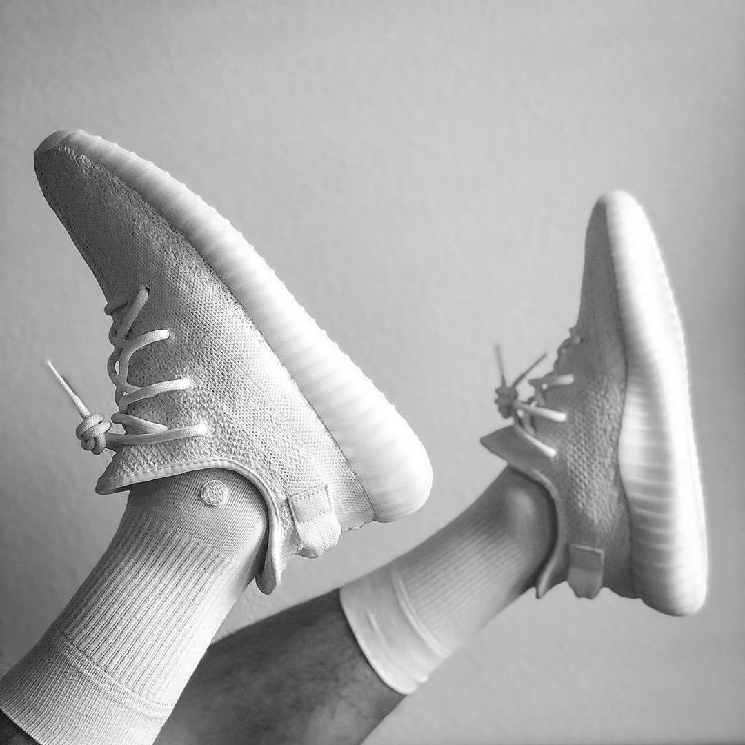 

Белые летние кроссовки Adidas Yeezy boost 350 white / Адидас изи буст 350 белые, Белый