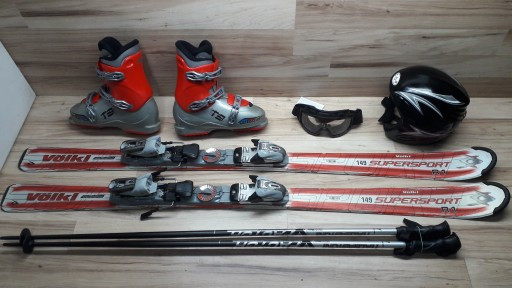 Комплект VOLKL лыжи 149 см, сапоги 26 см - размер 41, шлем, палки, очки домовичок техно