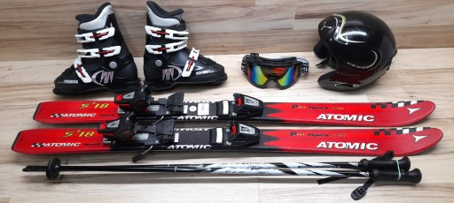 Комплект ATOMIC лыжи 110 см, сапоги 21.5 см - размер 33, шлем, палки, очки домовичок супер