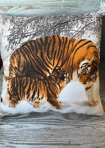 Подушка з тигром Новорічна Декоративна Бавовняна Гіпоалергенна бежева "Два тигра", 45 см * 45 см, фото 2