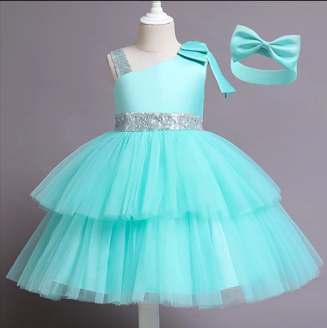 Пишне плаття колір мятаLush dress mint color