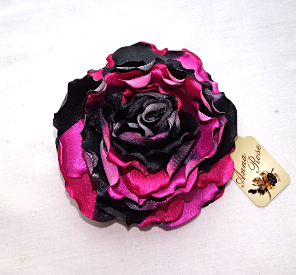 Брошь черный цветок из ткани ручной работы "Пестрая Гвоздика"-купить-в интернет-магазине AnnaRose