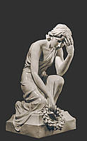 Мемориальная скульптура. Скорбящая с венком из литьевого камня 72 см