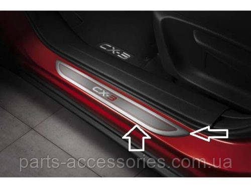 

Накладки на дверные пороги передние Mazda CX3 CX-3 новые оригинальные