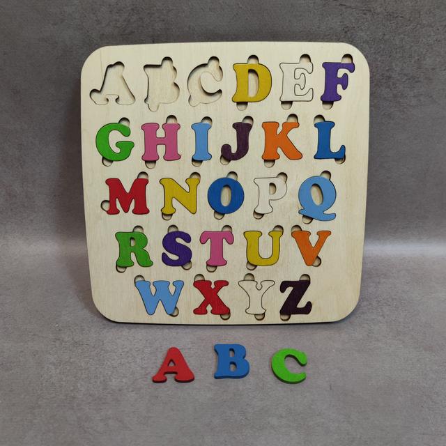 Деревянный алфавит-пазл для английского языка. Цветные буквы