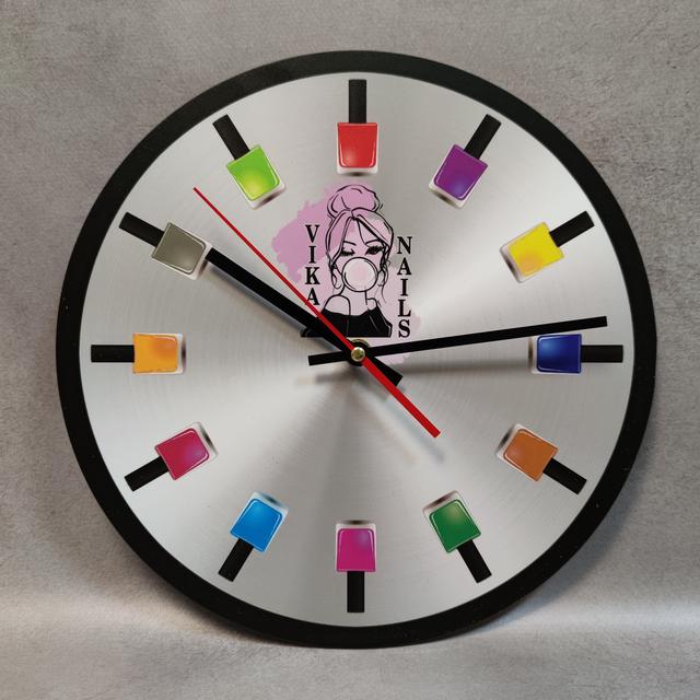 Часы настенные для салона красоты Лак с Вашим логотипом