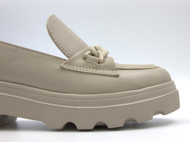 Легкие бежевые лоферы кожаные туфли мокасины женская обувь больших размеров Cosmo Shoes lOfEr Beige BS