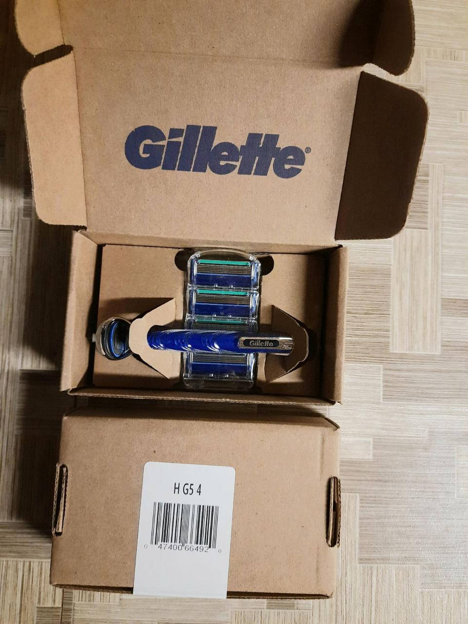 

Gillette Fusion (станок для бритья + 4 кассеты ) НАБОР