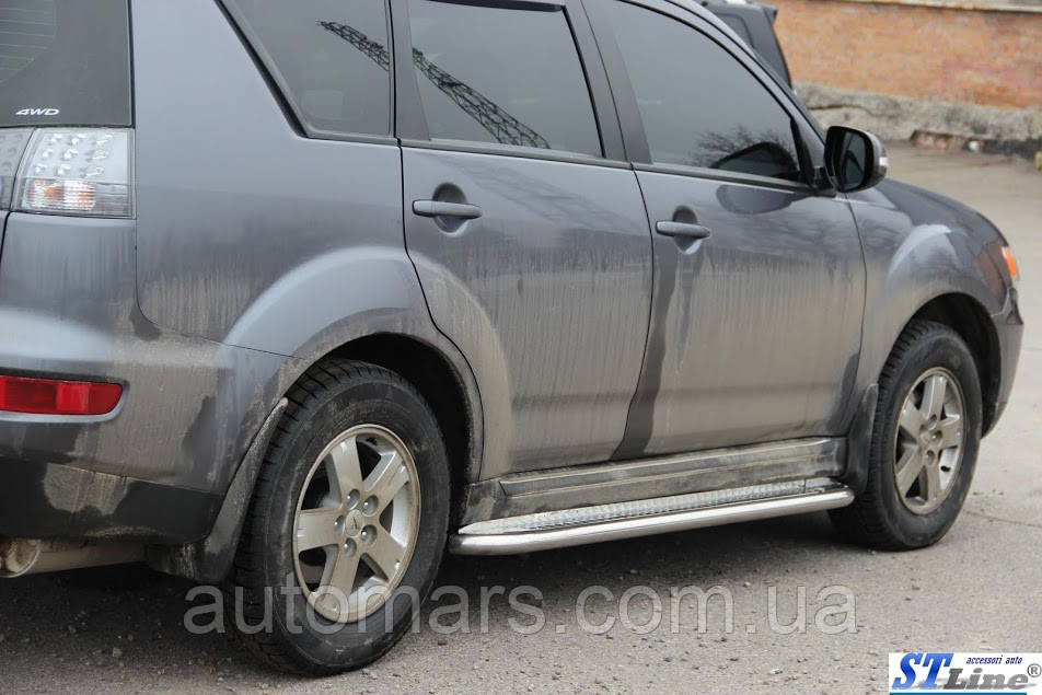 

Боковые площадки Premium Mitsubishi Outlander (2010-2012)