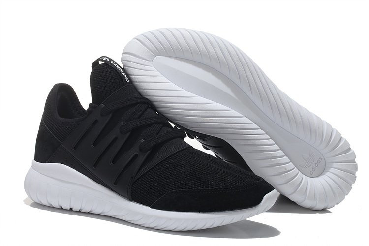 

Кроссовки в стиле Adidas Tubular Runner Radial Black 42, Черный