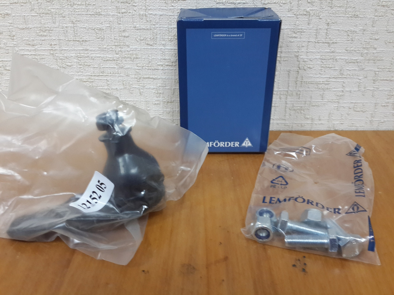 

Опора шаровая Daewoo Nexia 1995-->2008 Lemforder (Германия) 12152 05