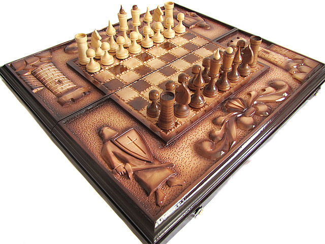 Шахматы-нарды-шашки резные из дерева