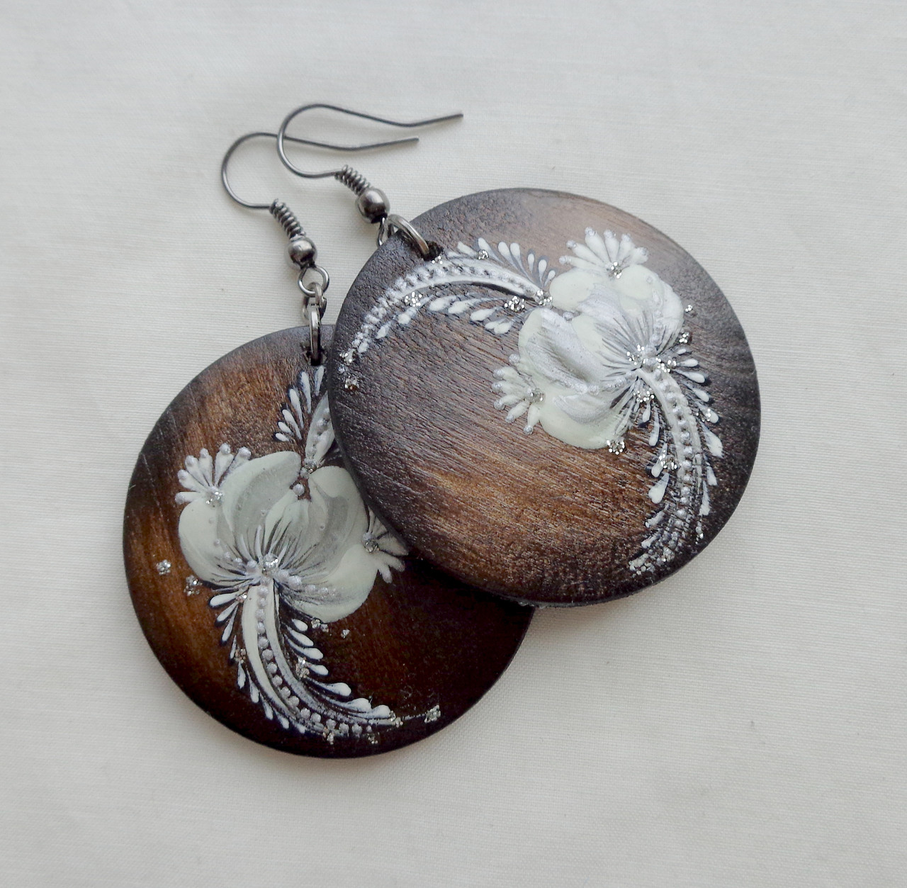 Сережки круглі з дерева ручної роботи "Морозний квітка"-купити-в інтернет-магазині AnnaRose