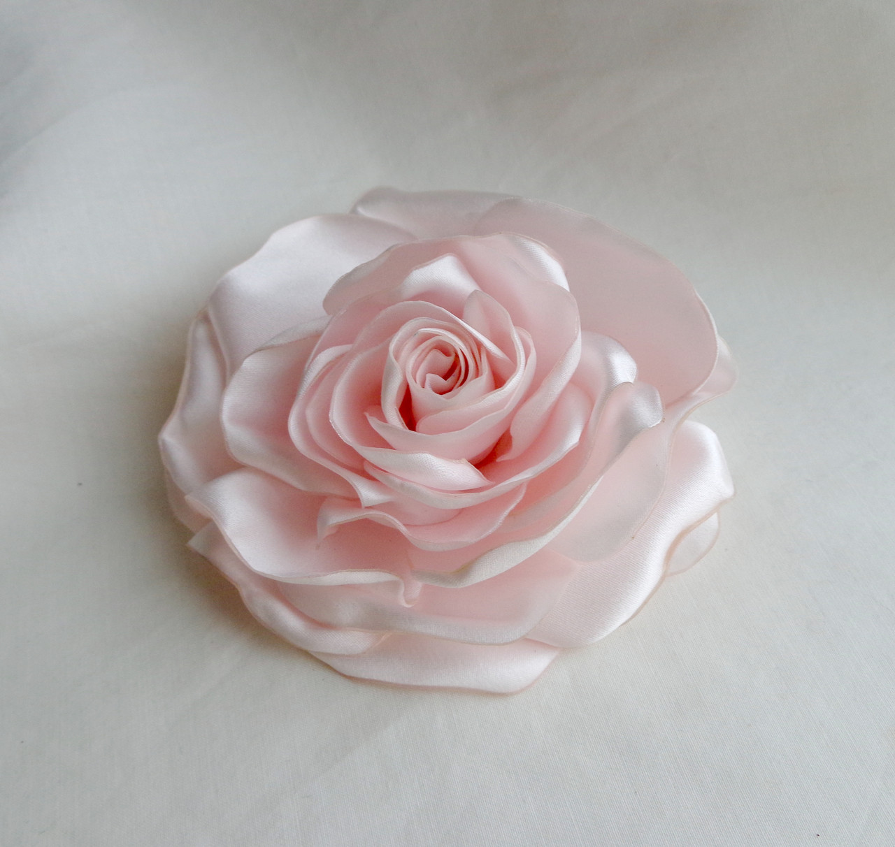 Брошь цветок из розовой ткани ручной работы "Нежная роза"-купить-в интернет-магазине AnnaRose