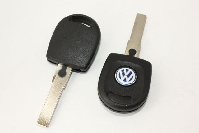 ключ для volkswagen с подсветкой (hu66)