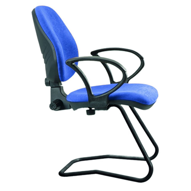 Кресло Поло CF/АМФ-4 Ткань А-20 синий. Каркас на прочных металлических полозьях. Каркас покрыт порошковой краской черного цвета.