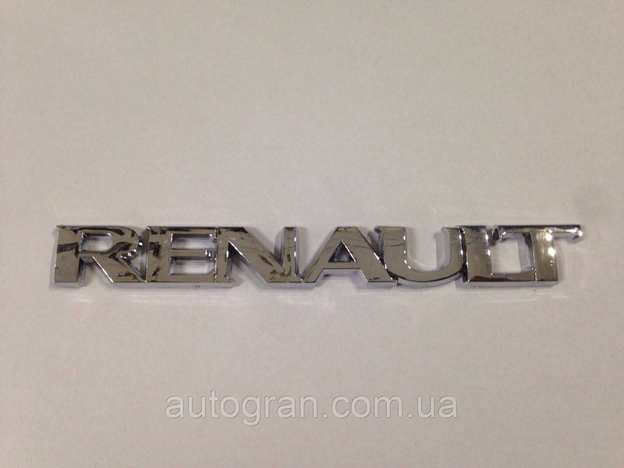 

Эмблема надпись багажника Renault