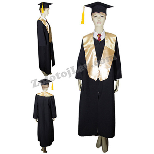 

Мантия выпускника черная с золотым шарфом