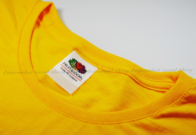 Солнечно-жёлтая мягкая женская футболка 