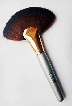 Кисть "Веерная" для макияжа MaxMar Professional Brush (МаксМар Профешин Бруш)