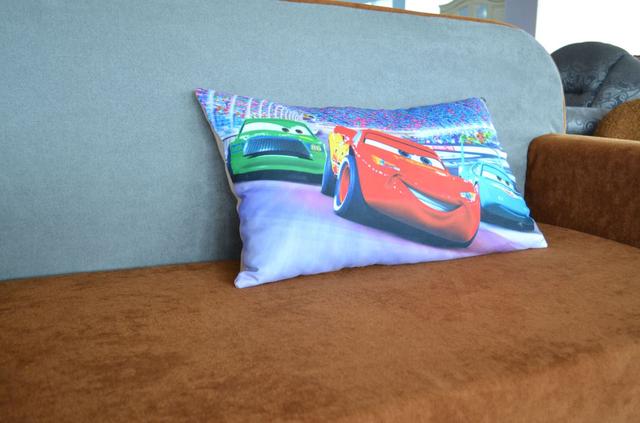 Подушка для десткого дивана с рисунком