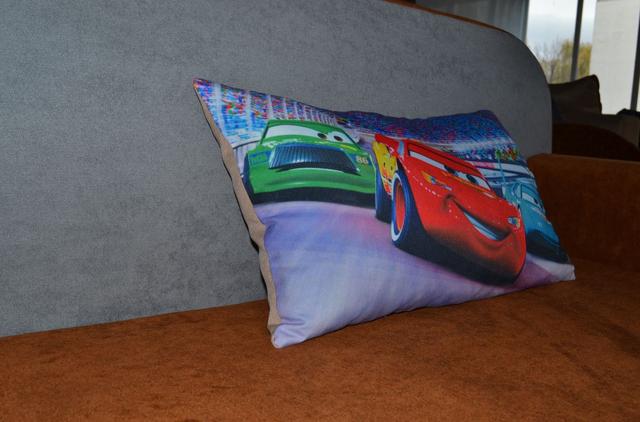 Подушка для десткого дивана с рисунком (фото 2)
