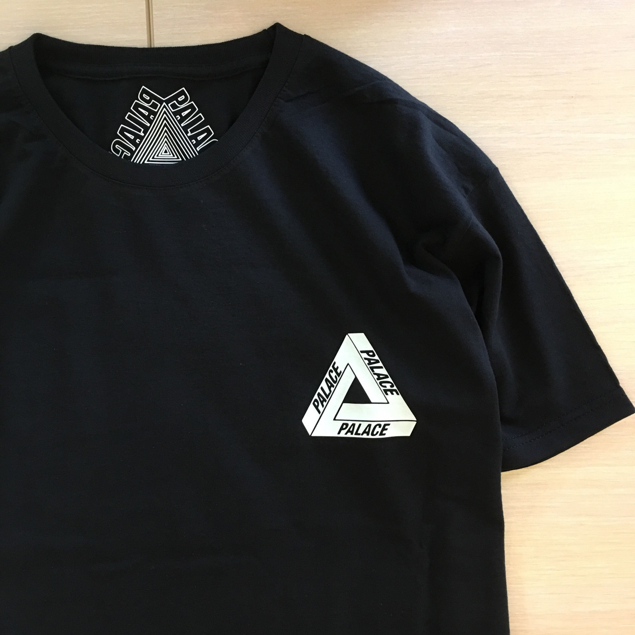 

Футболка Palace Logo. Все размеры