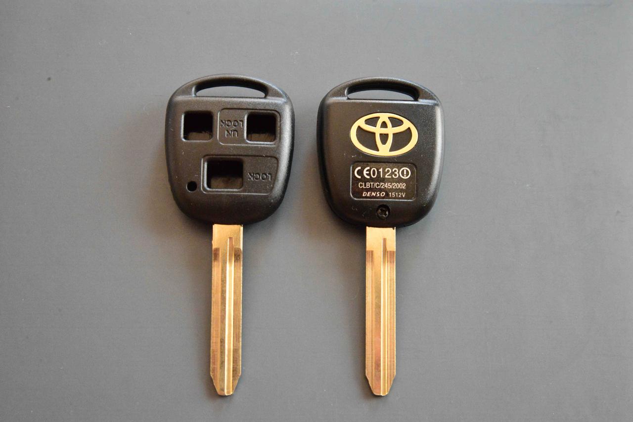 Корпус авто ключа для TOYOTA Camry (Тойота Камри) 3 кнопки , лезвие TOY 43