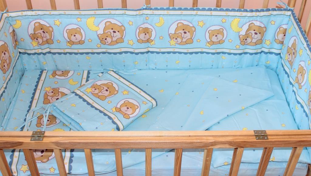 Защита бампер в детскую кроватку Мишка в круге голубой