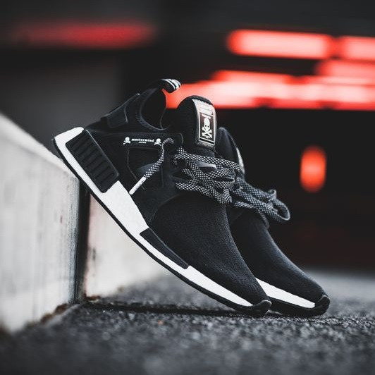 

Кроссовки в стиле Mastermind Japan x NMD XR1 мужские 42, Черный;белый