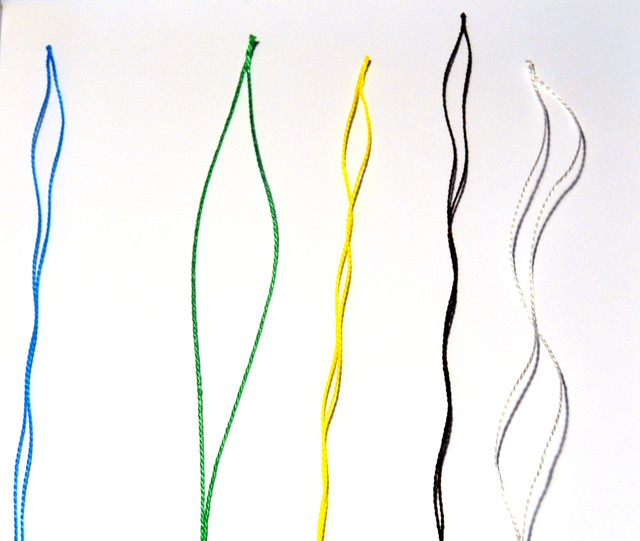 Разноцветные шелковые шнурки для аромакулонов / аромамедальонов