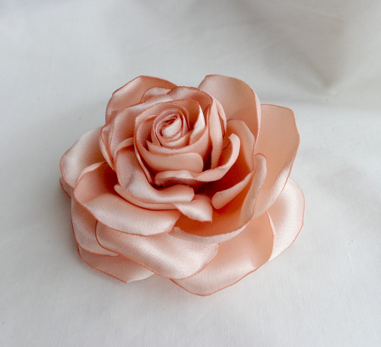 Брошь цветок из ткани ручной работы "Нежный персик"-купить-в интернет-магазине AnnaRose