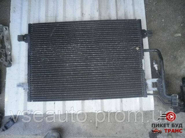 

Радиатор кондицыонера на Volkswagen Passat B5 1.8 turbo AWT 2001-2005 г.