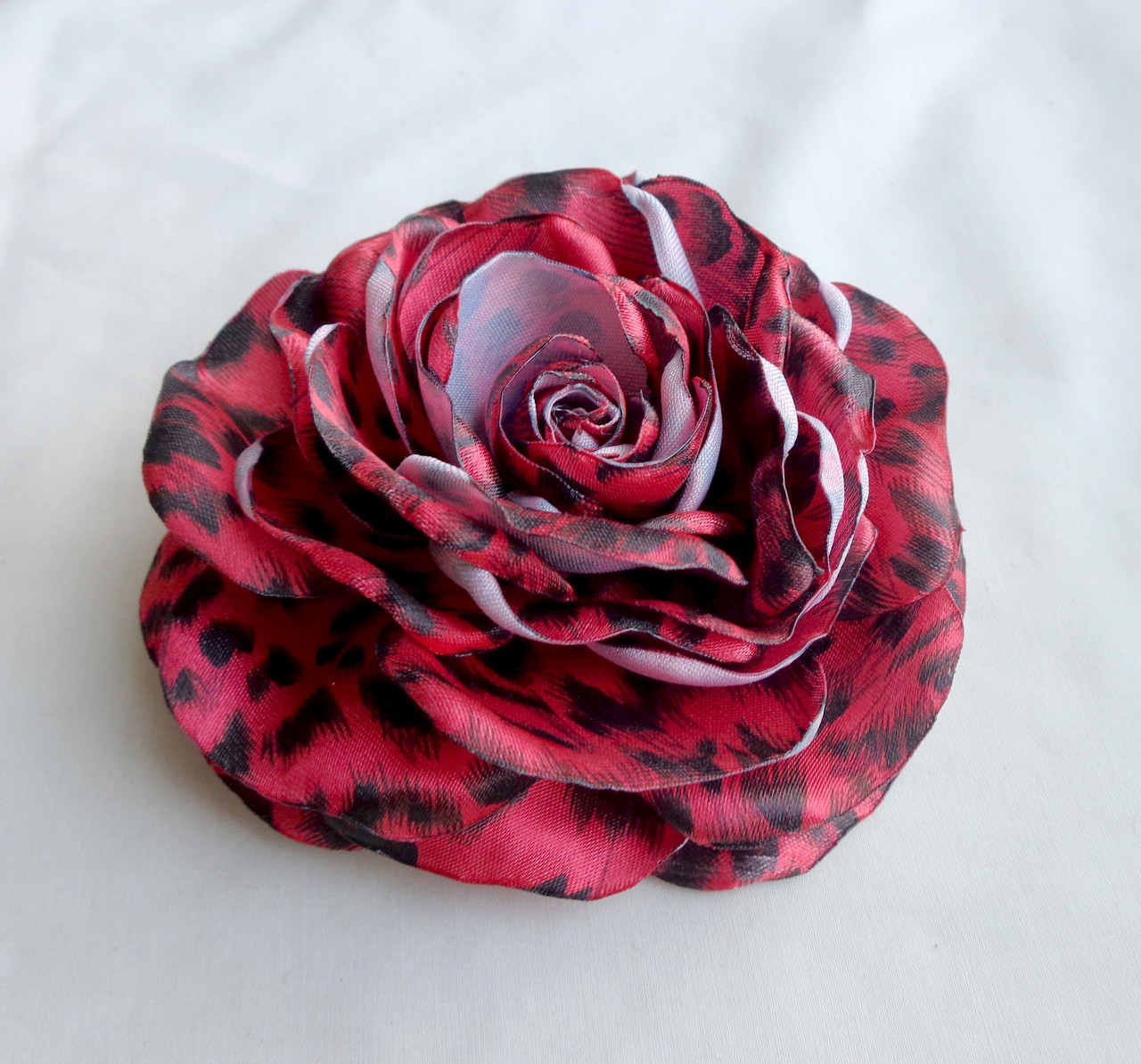  Брошь цветок из красной ткани ручной работы "Тигровая роза"-купить-в интернет-магазине AnnaRose