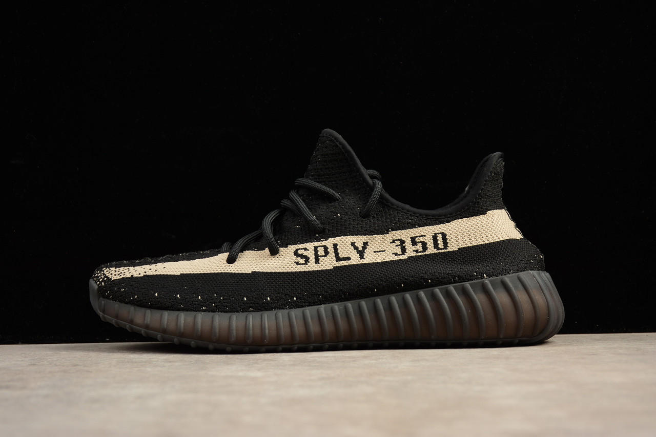 

Кроссовки мужские Adidas Yeezy Boost 350 V2 / ADM-2384 (Реплика), Черный