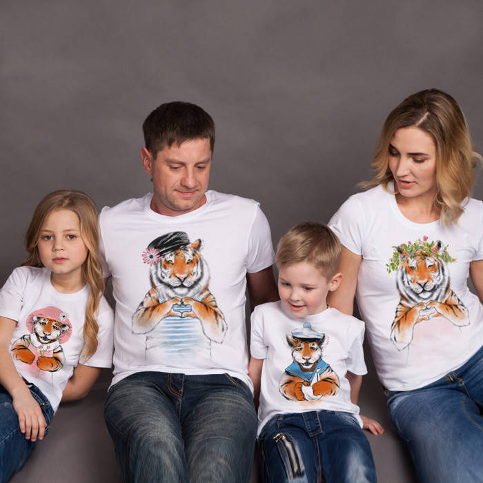 

Футболки новогодние Фэмили Лук Family Look для всей семьи "Тигры - сердца руками" Push IT