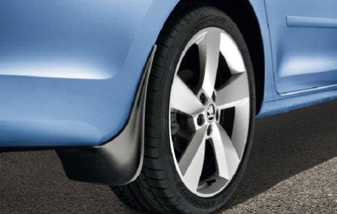 

Задние брызговики Skoda Rapid Spaceback (12-) оригиналные 2шт 5JJ075101 (шкода рапид)