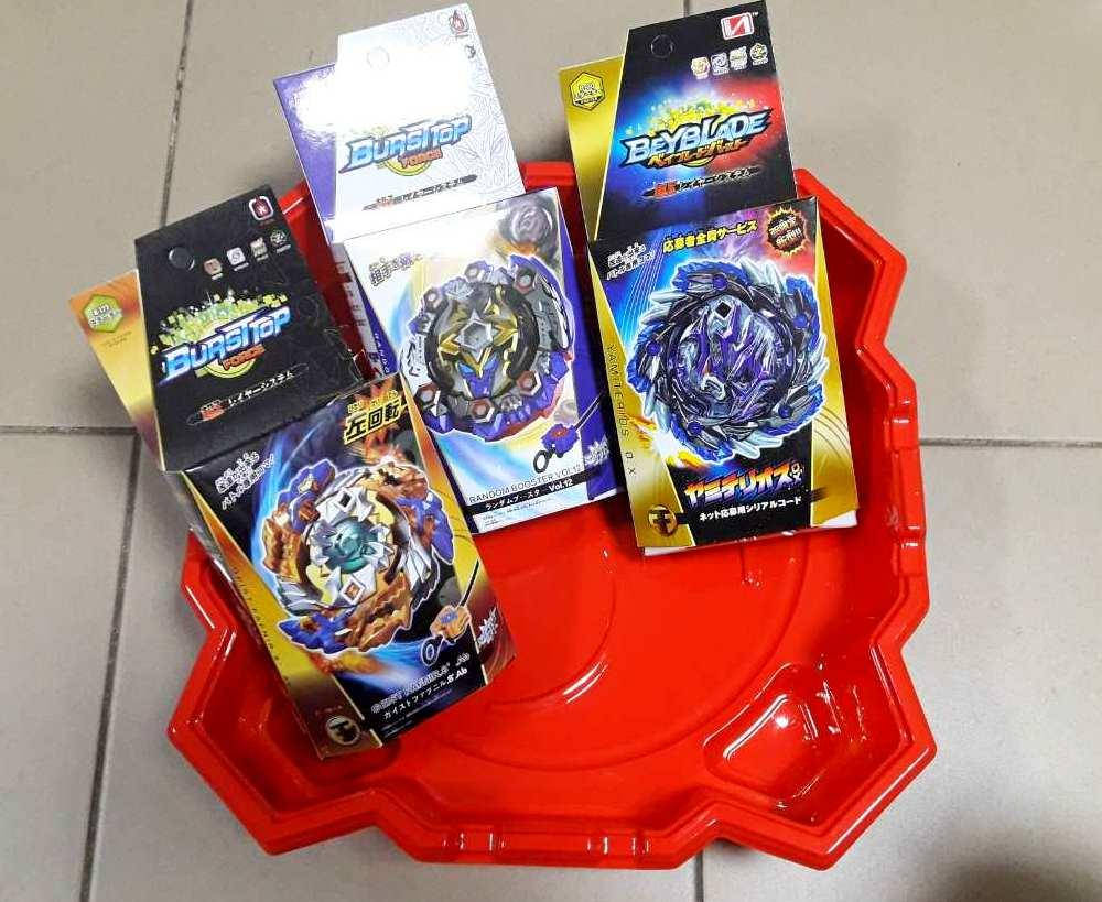 

Набор: Beyblade бейблейд Красная арена+Хейдис, Аматериос, Фафнир Ф4