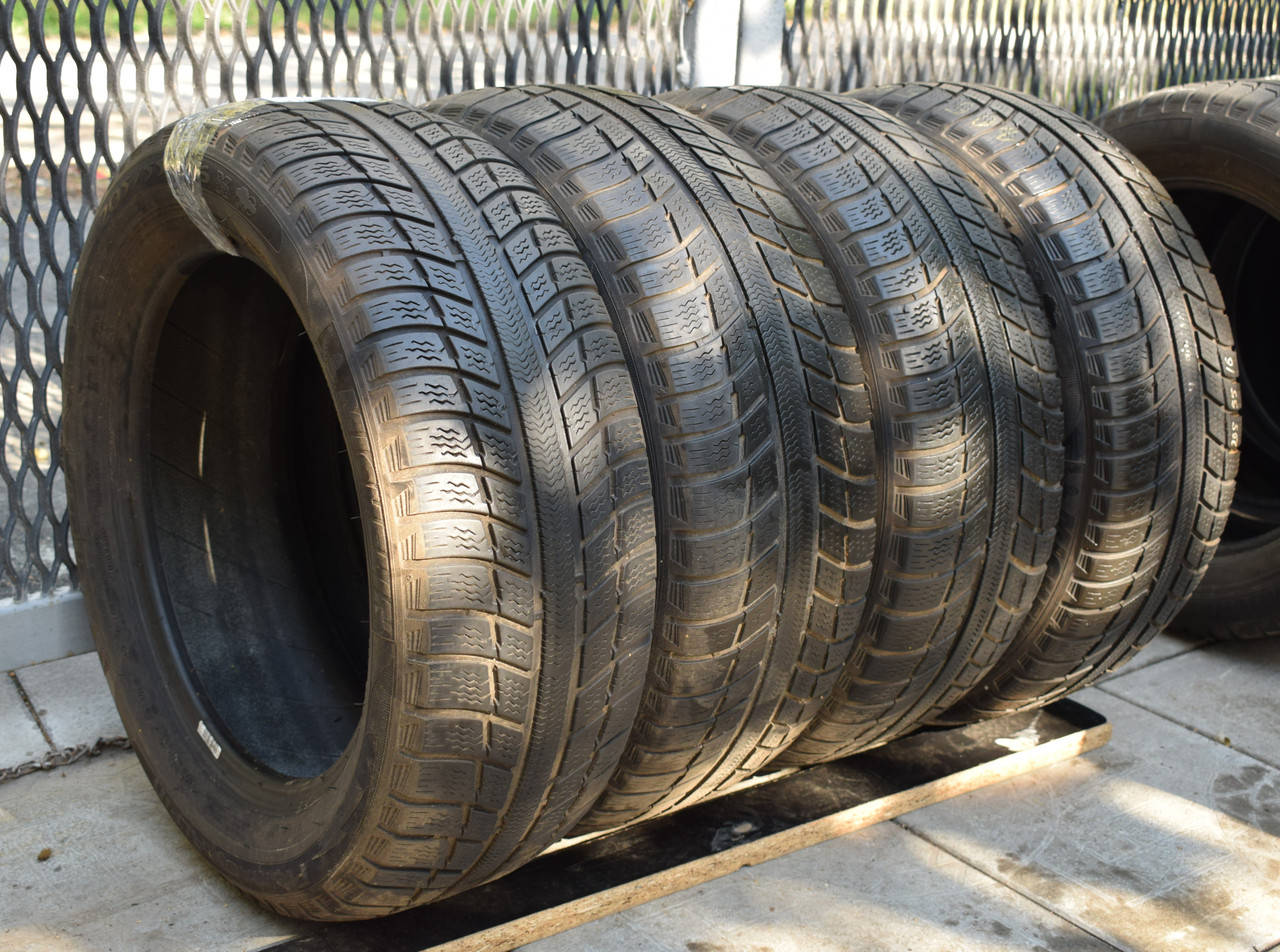 

Шины б/у 205/55 R16 Michelin ЗИМА, комплект