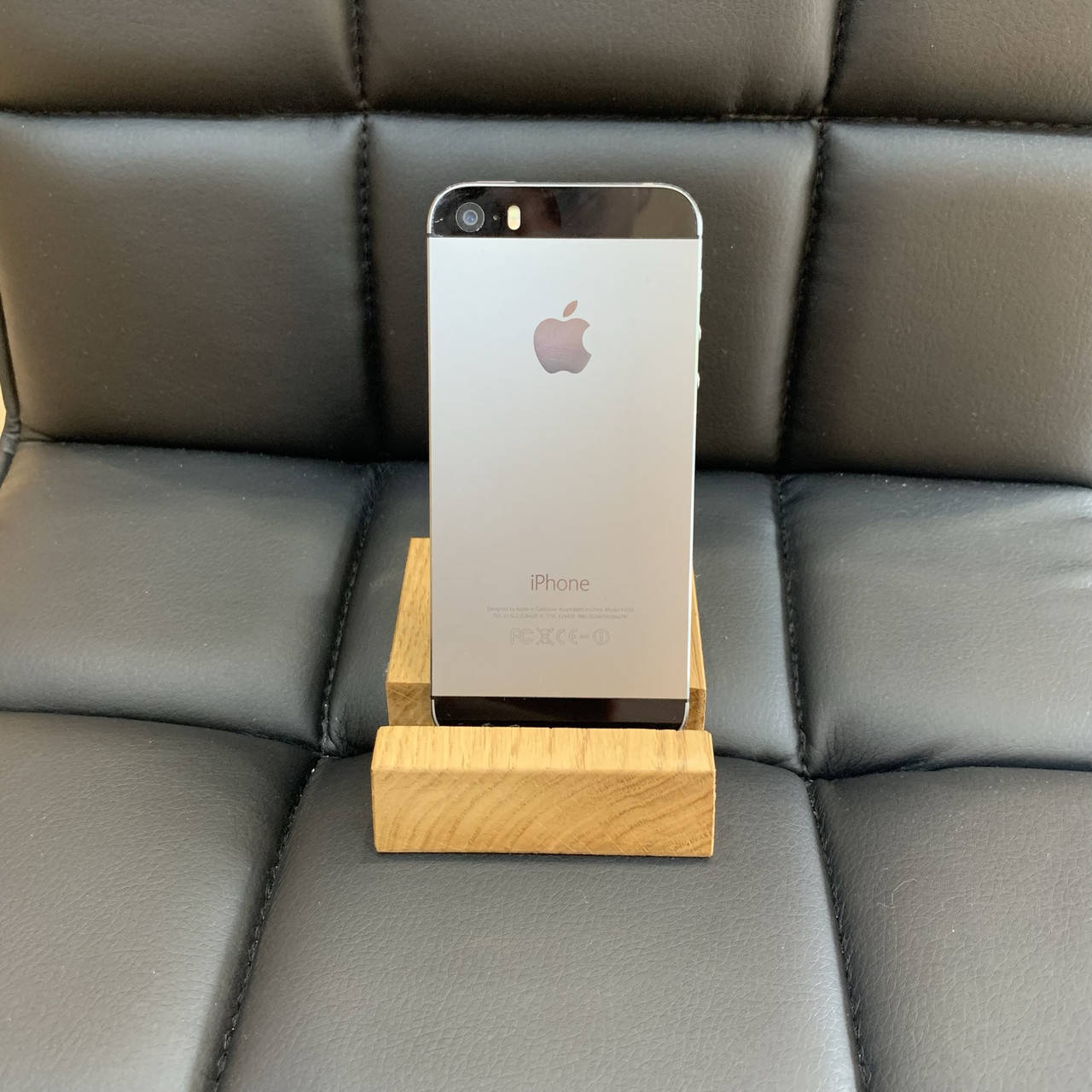 

Смартфон Apple iPhone 5s 16 gb Space Gray Neverlock mdn, Grey