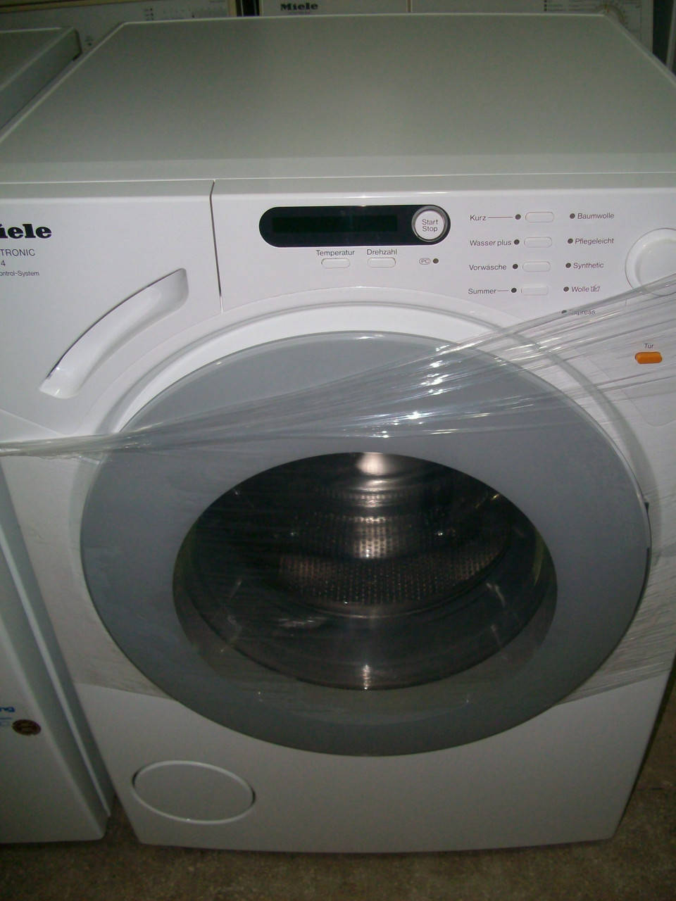 

Стиральная машина Miele Softtronic W 1734