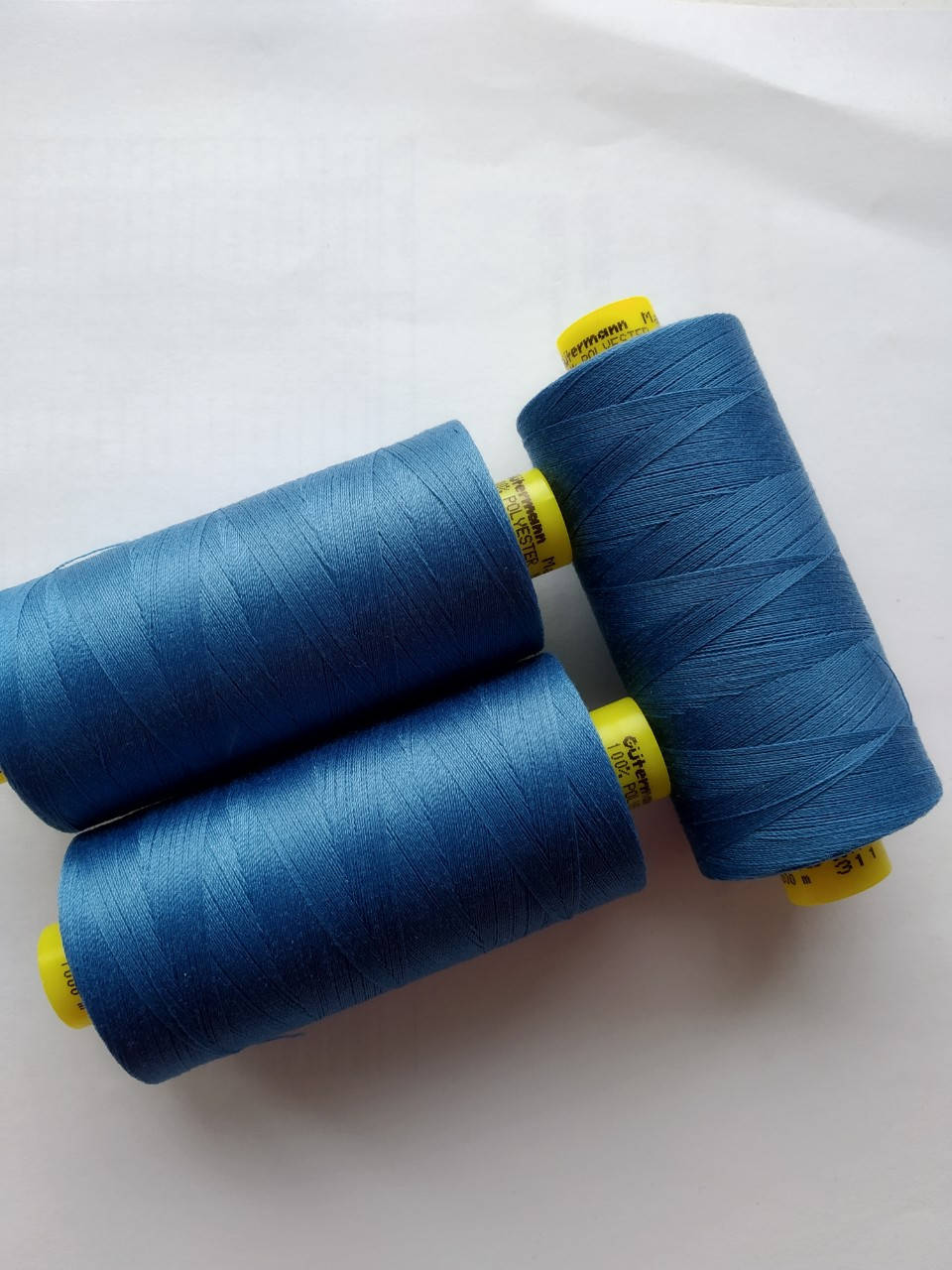 

Нитки Gutermann Mara 120/311/1000м, Синий
