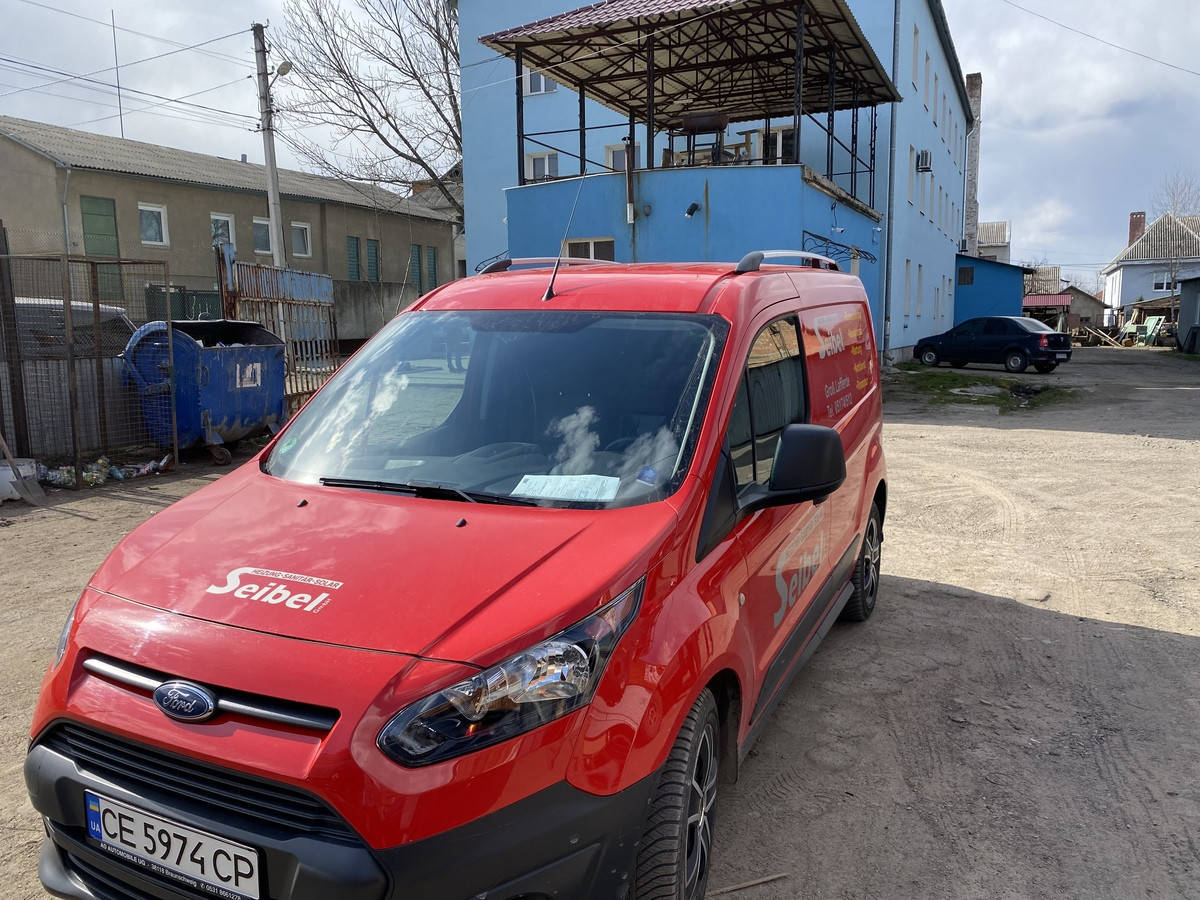 

Ford Connect 2014+ Рейлинги Хром (пласт. крепление) стандартная база TSR Рейлинги Форд Коннект