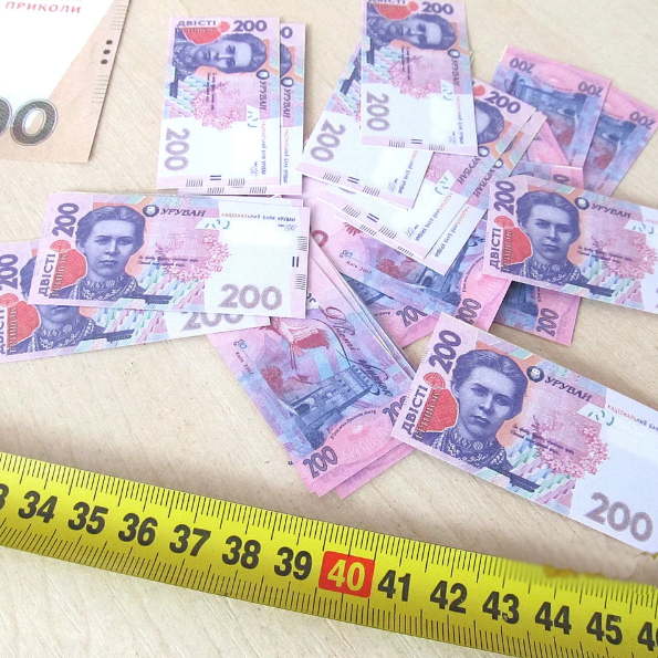 

Хит! Пачка-мини бутафорских денег 200 грн 6х3 см, Конфетти