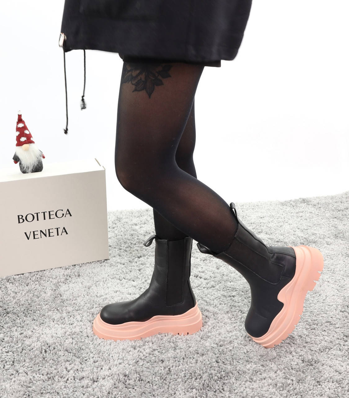 

Зимние женские кожаные ботинки Bottega Veneta Black Baige (Кожаные сапоги Боттега на меху черные с бежевым), Черный