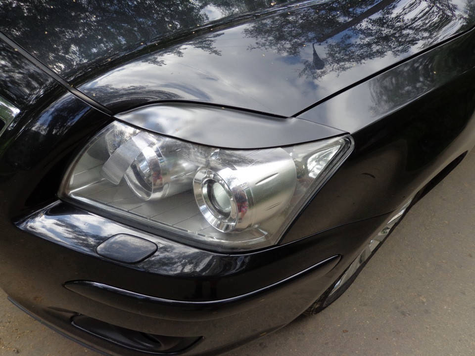 

Ресницы на фары Toyota Avensis 2003-2005 дорестайлинг ABS пластик под покраску