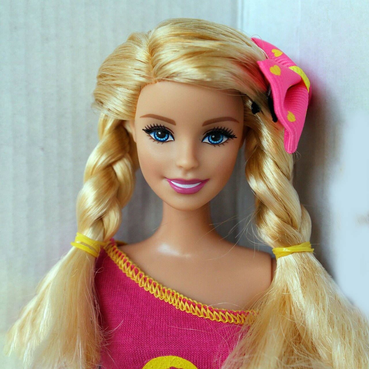 

Кукла Барби шарнирная Flats to Heels с накладными ресницами оригинал mattel